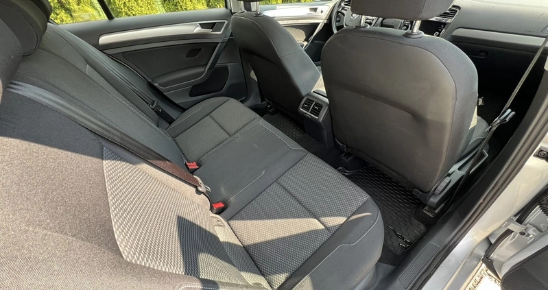 Volkswagen Golf cena 53000 przebieg: 119000, rok produkcji 2020 z Poznań małe 137
